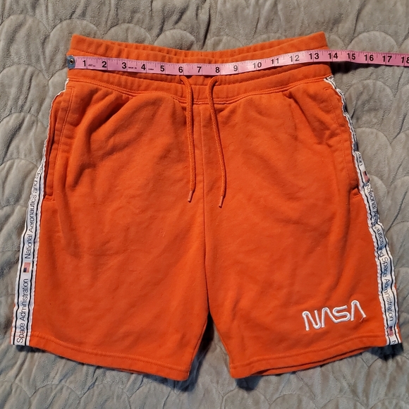 H&M Nasa Sweatshorts with Side Stripes - Picture 4 of 6